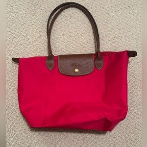 Longchamp Le Pilage Medium Red. EUC.